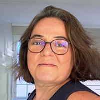 Dr. Caroline Barnes